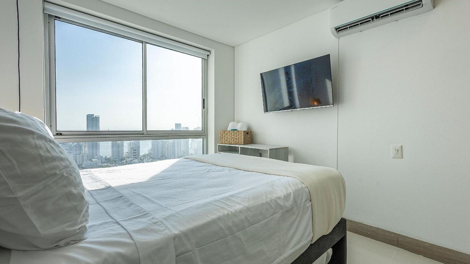 Apartamento Laurhomes Laguito Floor 33, 3hbt